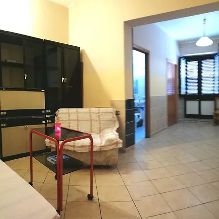 Via Giovanni Travaglia, Free Space Homestay